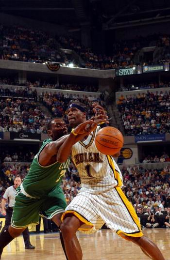 护筐者面前 护筐者面前